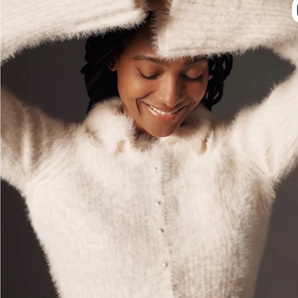 Anthropologie | NWT Fuzzy Cozy Pearl Button Cardigan Ivory Large Winter Luxe